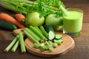 nuoc-ep-tao-xanh-va-can-tay